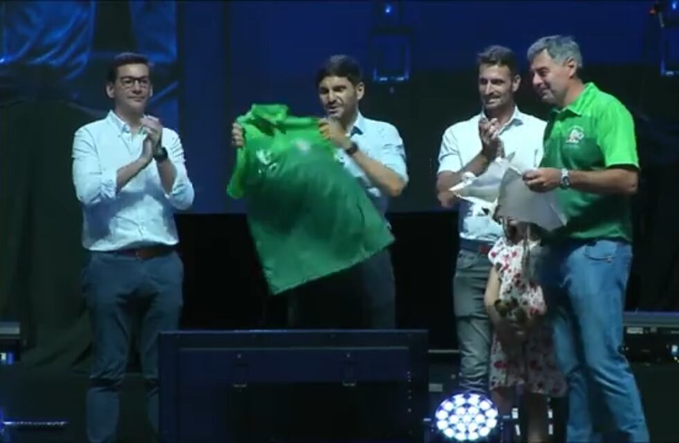 Pullaro en San Vicente: “si solo usamos los recursos públicos para pagar salarios, no podemos hacer obras públicas”