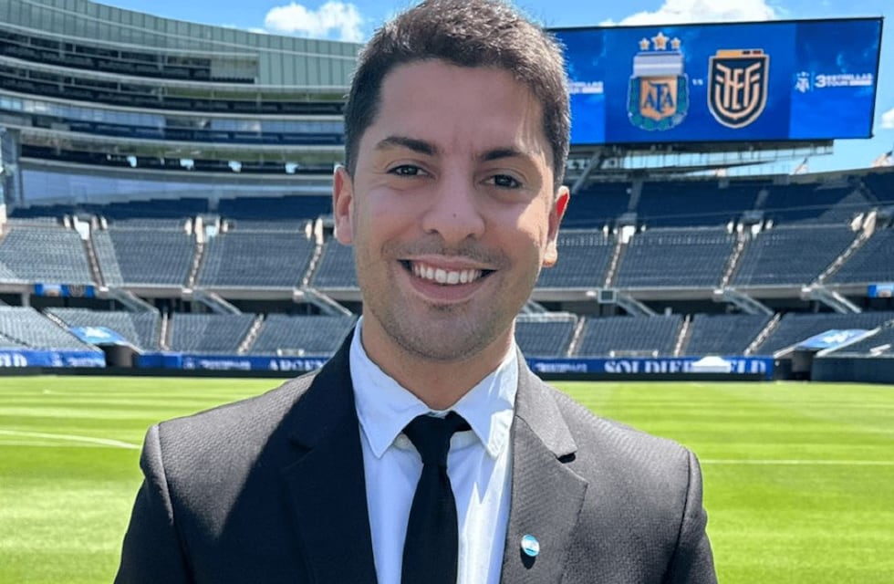 Descubrieron a Gastón Edul en un boliche con una famosa: el descargo de Nati Jota