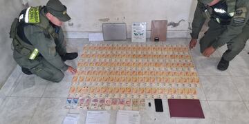 Gendarmería allanó 20 domicilios y 2 organismos estatales.