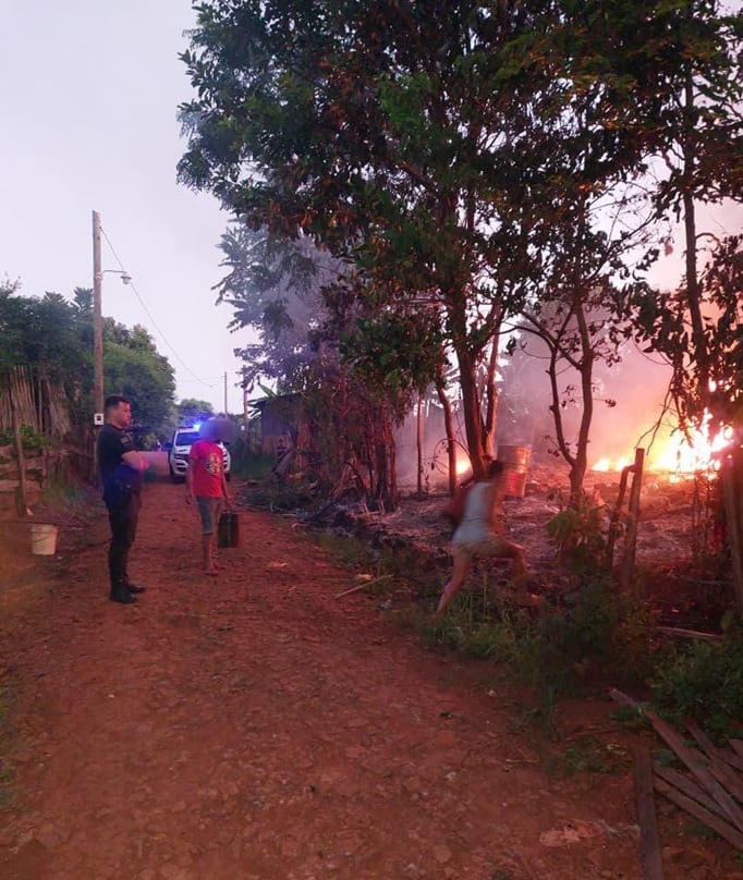 Apóstoles: sofocaron un incendio en una vivienda rural y no hubo personas heridas.