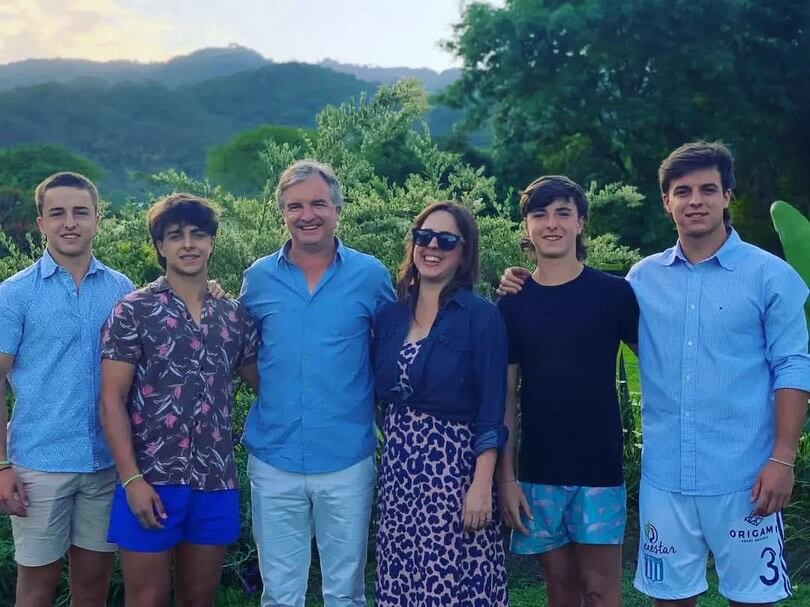 Martín Pfister junto a su familia.