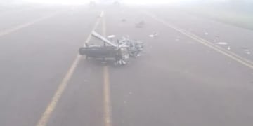 Accidente fatal en San Javier: un motociclista falleció tras chocar contra una camioneta.