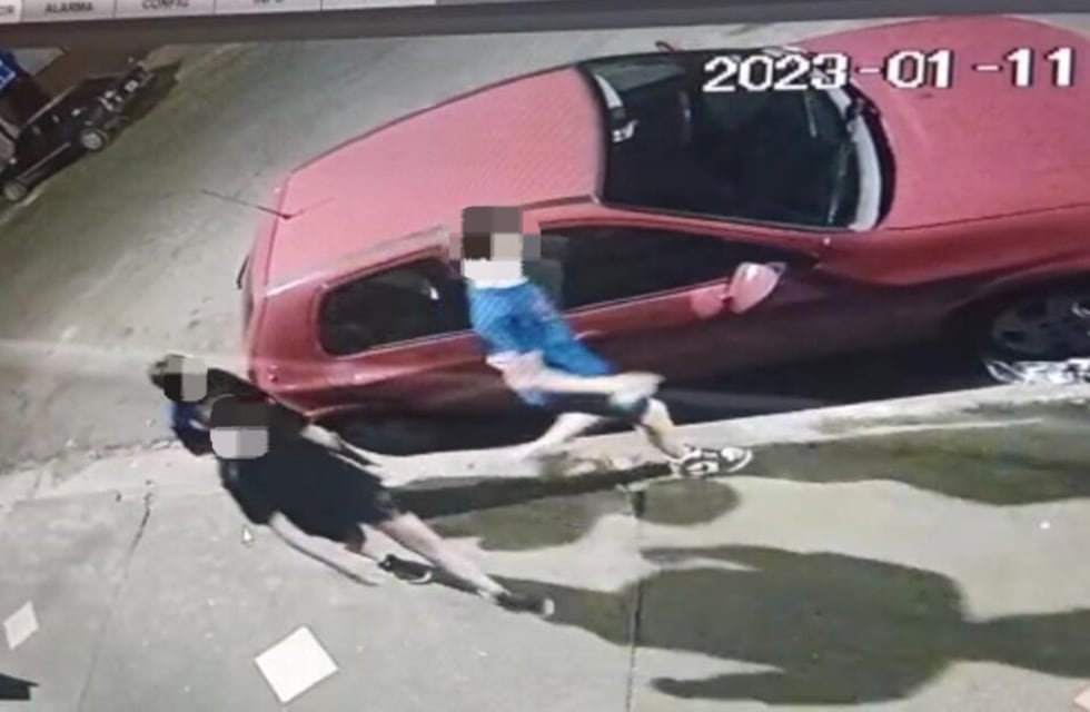 Vandalismo en Eldorado: dos adolescentes dañaron automóviles estacionados
