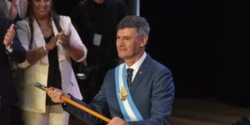 Daniel Passerini juró como intendente de Córdoba capital. Es la primera vez en la historia que se hace entrega de banda y bastón. (Facundo Luque / La Voz)