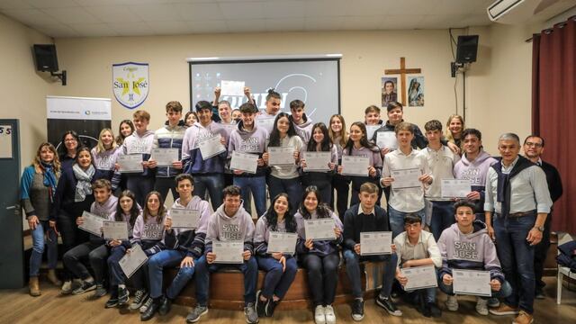 Alumnos del San José terminaron la capacitación de ¿Quién pierde?