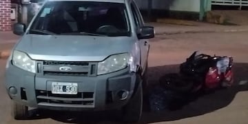 Dos heridos y daños materiales en un incidente vial en Eldorado.