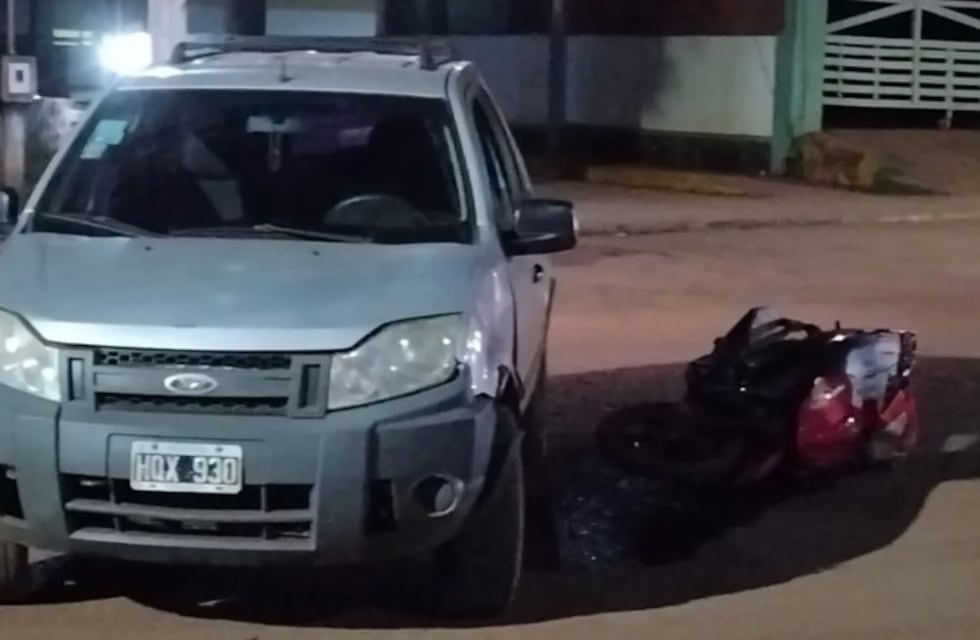 Dos heridos y daños materiales en un incidente vial en Eldorado