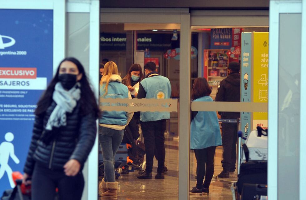 Se renueva el DNU con restricciones por cuatro semanas, pero se flexibilizará la llegada de pasajeros