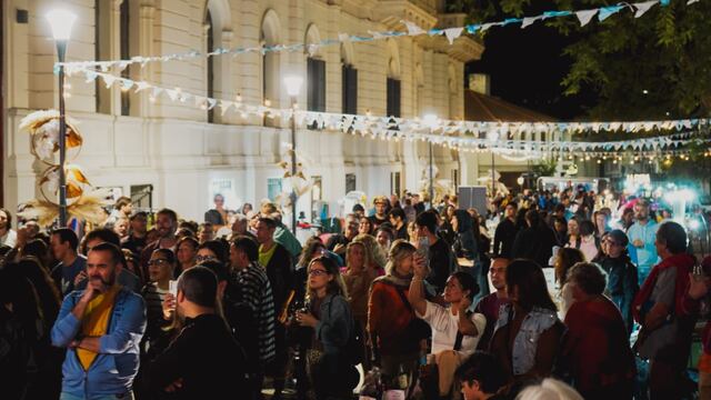 El gobierno celebró el Día del Trabajador con actividades en el Museo Casa de Gobierno y en plaza Carbó.
