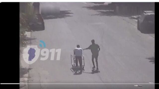 Dos hombres fueron detenidos, tras robar un carrito en un comercio de Villa Urquiza.