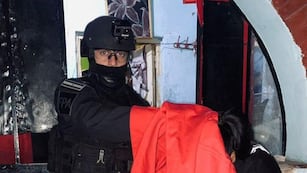 una mujer de 37 años fue detenida en Capilla del Monte, acusada de comercializar estupefacientes en la región.