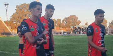 Sporting perdió como local ante Liniers.