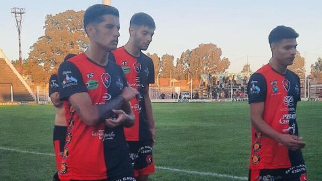 Sporting perdió como local ante Liniers.