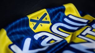 Umbro presentó la casaca oficial en febrero y luego sumó otros modelos.