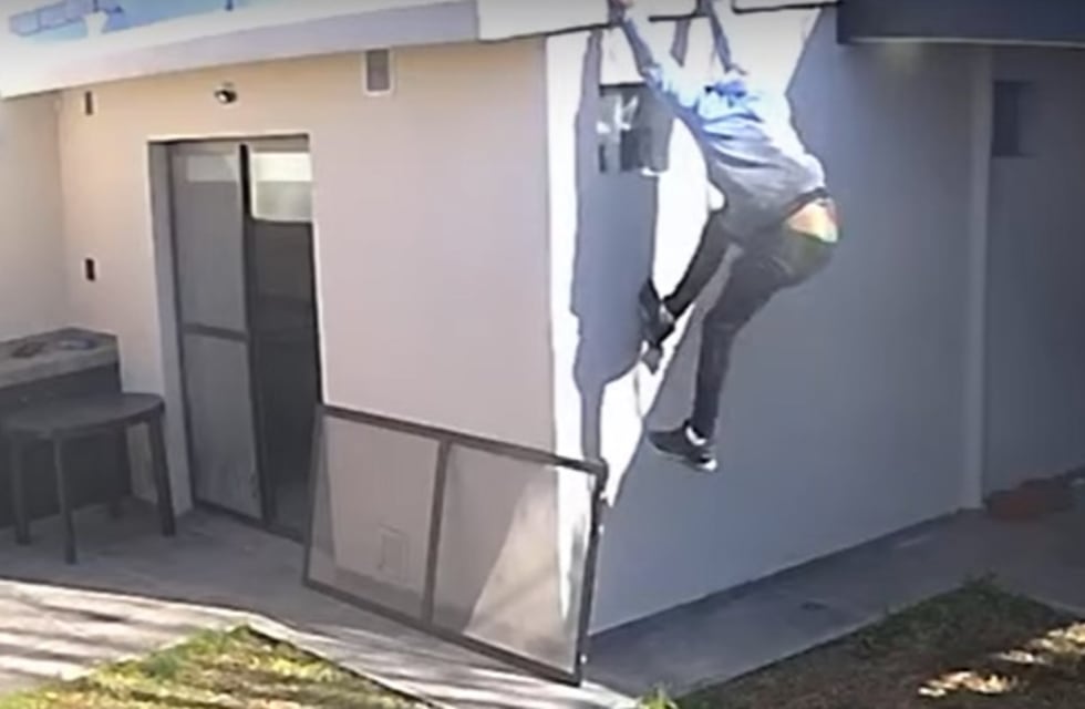 De nuevo el “hombre araña”: robó en una casa de Villa María trepandosé de la pared