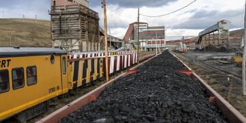 El Gobierno convirtió en sociedad anónima a Yacimientos Carboníferos Río Turbio por decreto