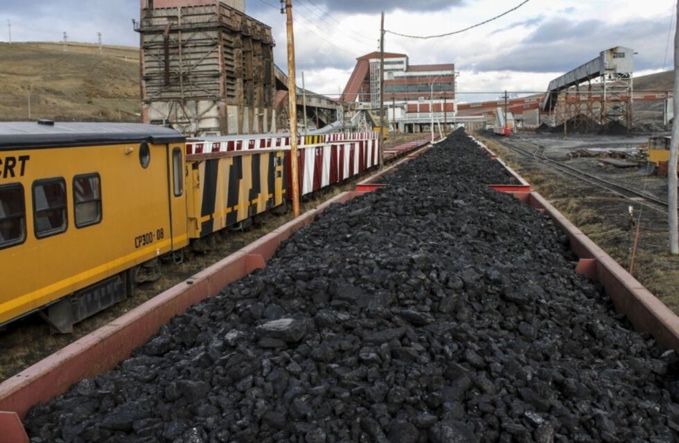 El Gobierno convirtió en sociedad anónima a Yacimientos Carboníferos Río Turbio por decreto