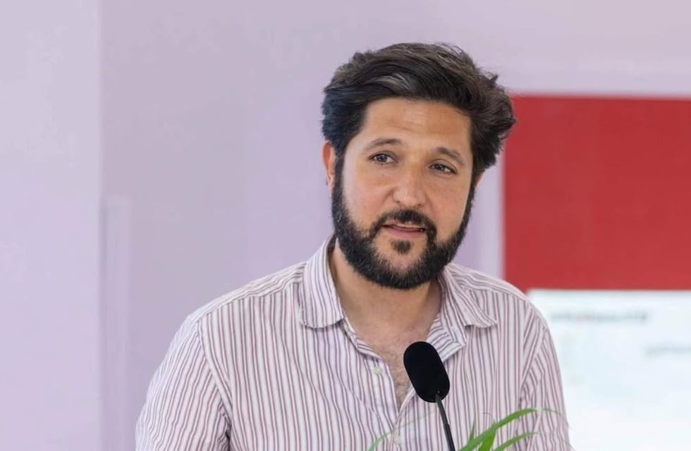 Un cordobés triunfa en China con su librería en español: la historia de Guillermo Bravo