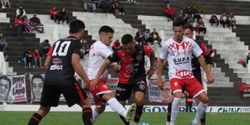 Sporting derrotó a Huracán por 3 a 1.