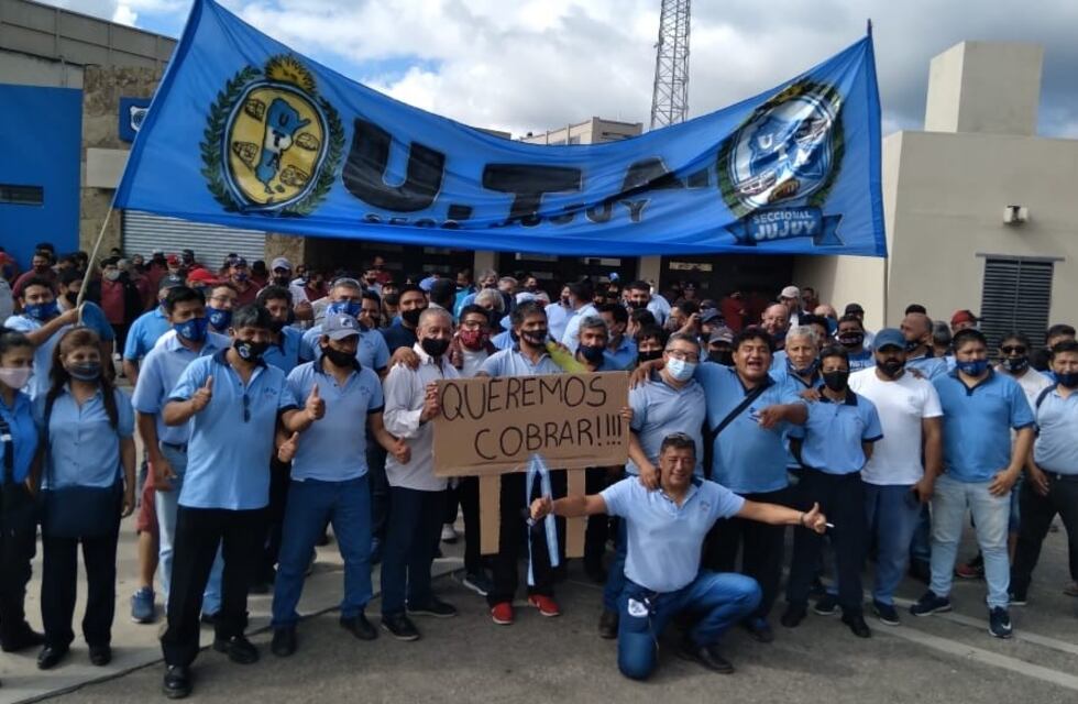 El paro de colectiveros, en un callejón sin salida