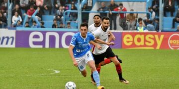 Estudiantes de Río Cuarto derrotó a Defensores de Belgrano y se prende arriba (Tomy Fragueiro / La Voz).