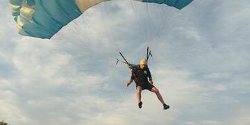 El Equipo Militar Argentino de Paracaidismo y otra notable actuación internacional.