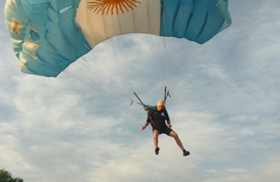 Paracaidismo: se lució el Equipo Militar Argentino en el Latinoamericano de Paraguay