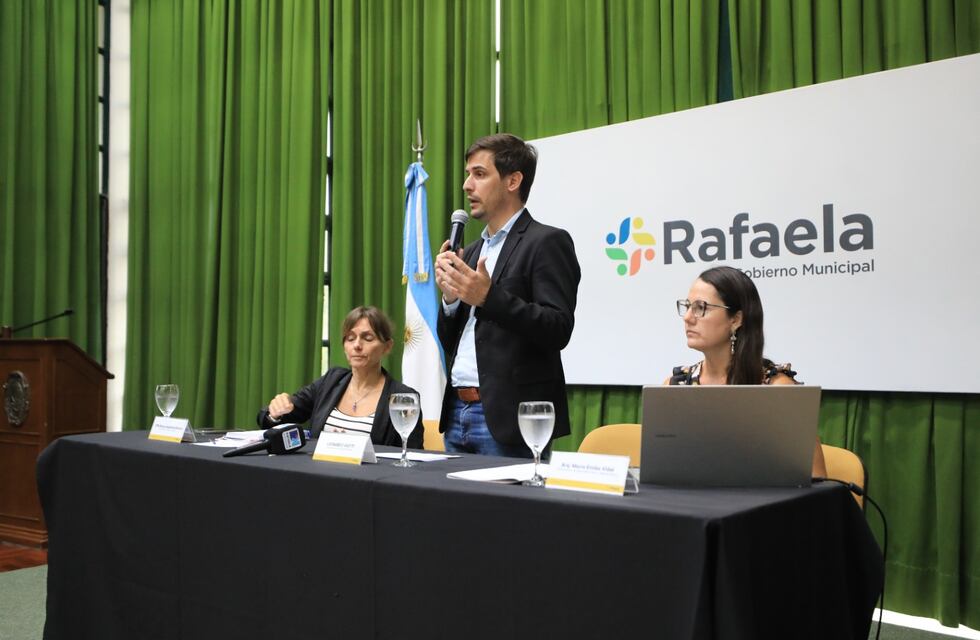 Siete ofertas para iluminar plazas de Rafaela