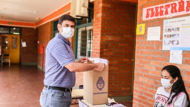 Elecciones 2021: el intendente de Eldorado, Fabio Martínez, emitió su voto.
