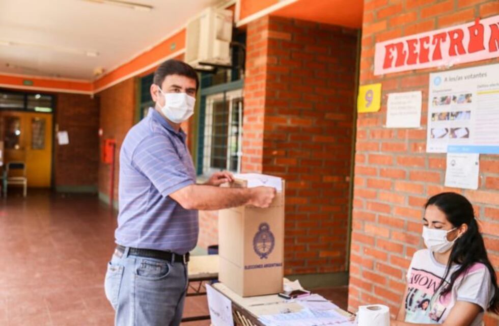 Elecciones 2021: el intendente de Eldorado, Fabio Martínez, emitió su voto