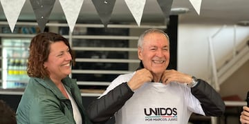 Protagonista. Juan Schiaretti, fue el principal respaldo de la opositora Verónica Crescente en Marcos Juárez. El gobernador participó del cierre de la campaña.