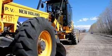 La Dirección provincial de Mendoza continúa trabajando en los caminos dañados por la lluvia.