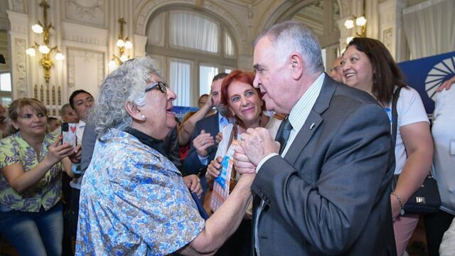 El gobernador Osvaldo Jaldo hizo la presentación oficial del Boleto Gratuito para Jubilados