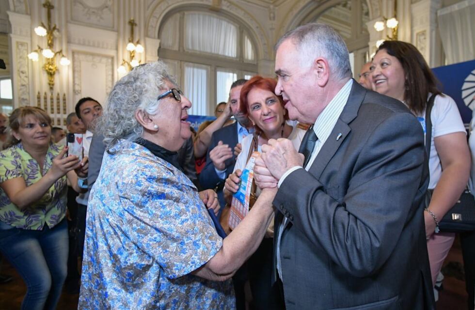 El gobernador Osvaldo Jaldo hizo la presentación oficial del Boleto Gratuito para Jubilados