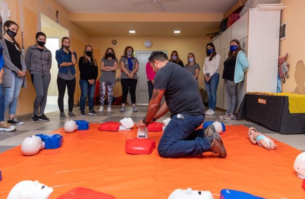 Se realizó en Soldini un curso de RCP para docentes