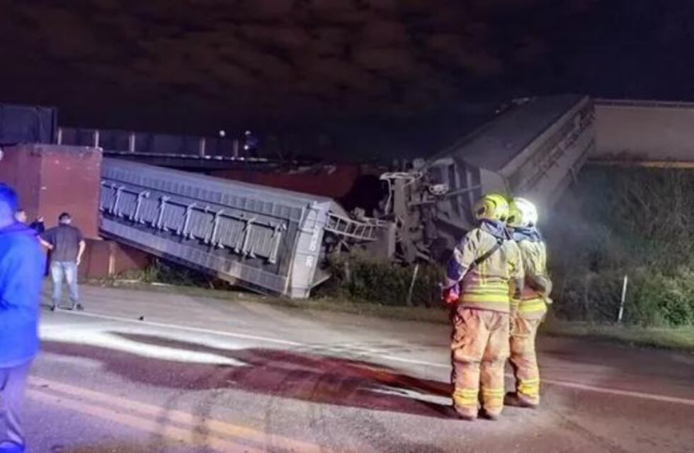 Tren descarrilado en Pérez: denuncian robo de material ferroviario