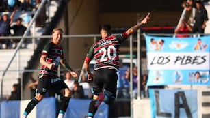 Gustavo Fernández marcó el empate con un certero cabezazo tras un centro preciso de Nicolás Dematei.