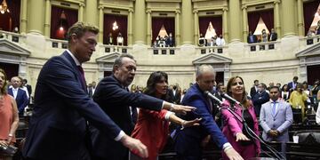 Aresca asumió como diputado