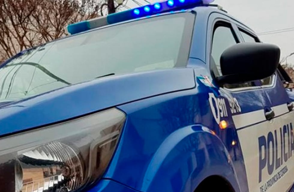 Arroyito: detienen a una mujer por el robo de una cartera del interior de un vehículo y su pareja la abandonó