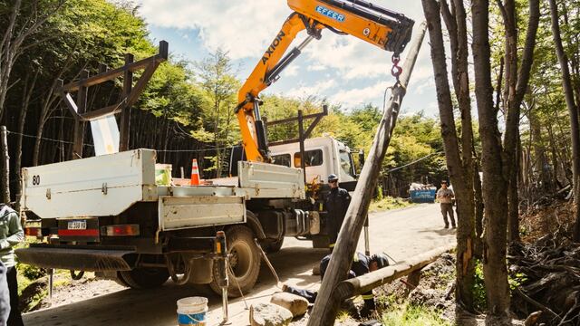 Ushuaia: iniciaron los trabajos para conectar la red de baja tensión en el barrio La Cima