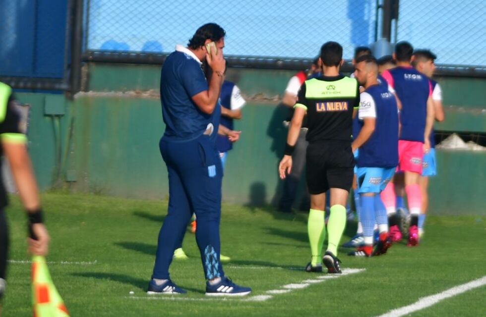 Carlos Bossio seguirá en el cuerpo técnico de Racing