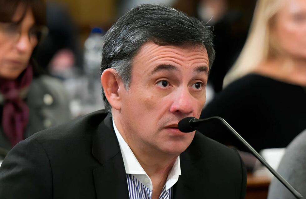 Quién es Martín Oliva, el médico con trayectoria de servicio en salud y presidente bloque de Más para Entre Ríos