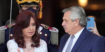 La vicepresidenta Cristina Fernández y el jefe de Estado, Alberto Fernández, siguen sin hablarse y la interna crece al rojo vivo.