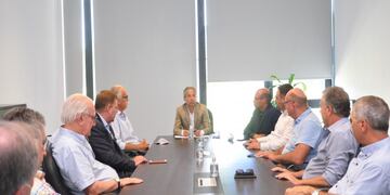 Bernarte junto a empresarios del Parque Industrial