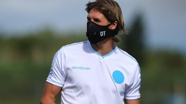 En su anterior etapa dirigió en 18 partidos con seis victorias, cinco empates y siete derrotas.