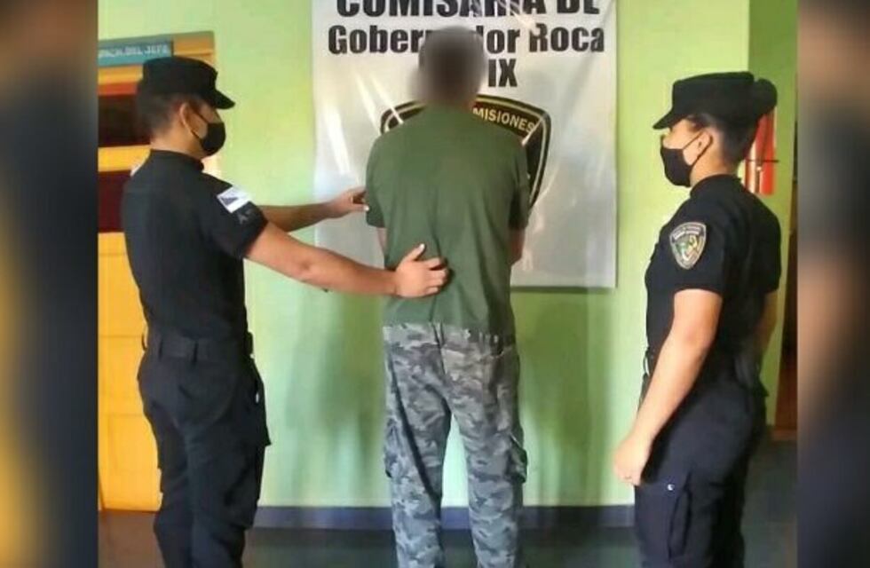 Atropelló el auto en el que viajaba su ex con su actual familia