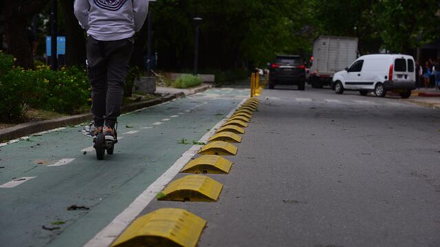 Tropezó en una calle de Córdoba, demandó al municipio y recibirá un resarcimiento de $32 millones. (José Gabriel Hernández / La Voz)