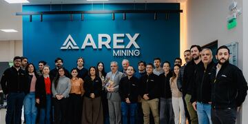 Con presencia de Raúl Jalil y Rubén Dusso, la empresa inauguró un centro científico para el análisis de salmuera, operado por talento catamarqueño y con equipamiento de última generación.