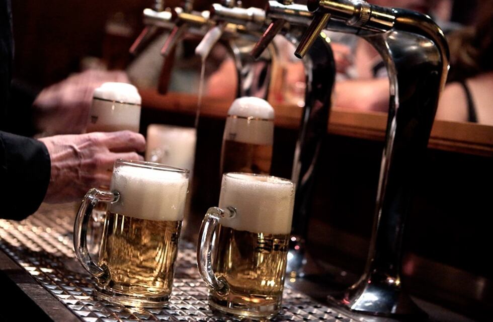 Solo para vacunados: restaurantes y bares mendocinos premiarán con vino o cerveza gratis a quienes se hayan vacunado contra el covid-19