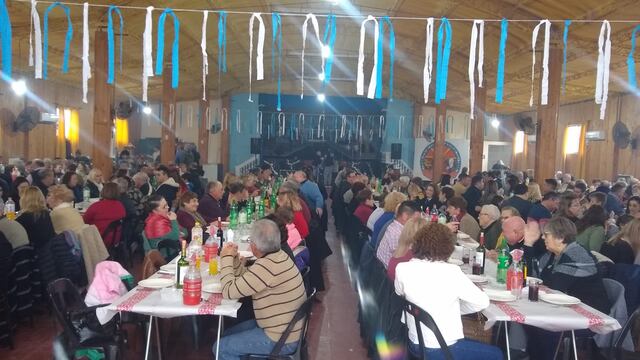 Tradicional almuerzo 25 de mayo en Garibaldi
